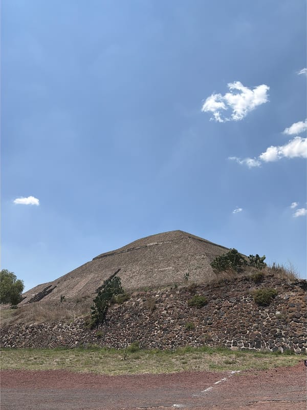 Visitor documents Teotihuacan's Pyramid of Sun in Mexico
