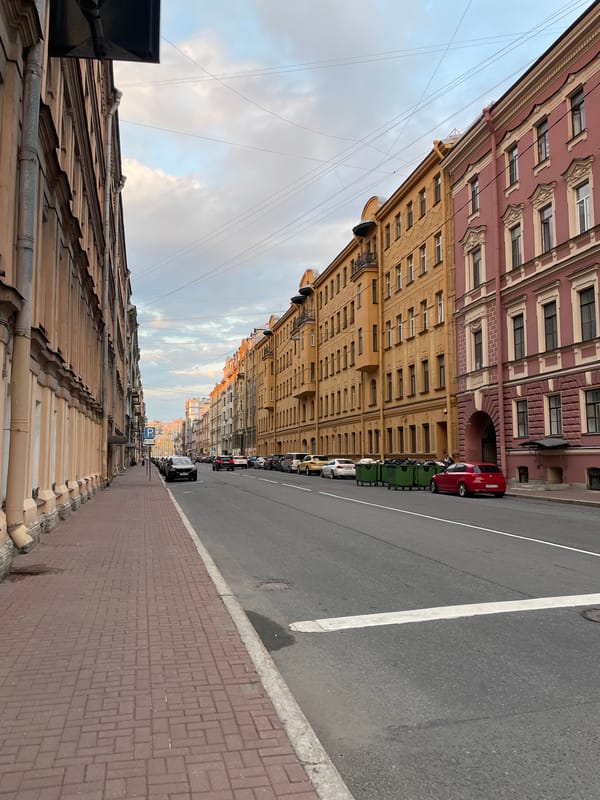 Evening stroll through Saint Petersburg's ornate residential streets