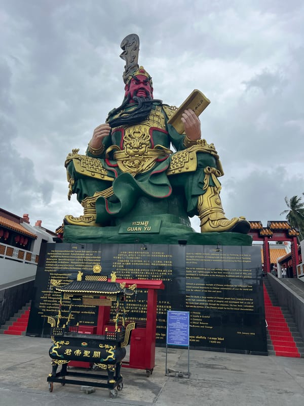 Giant Guan Yu statue in Ko Samui, green and gold.