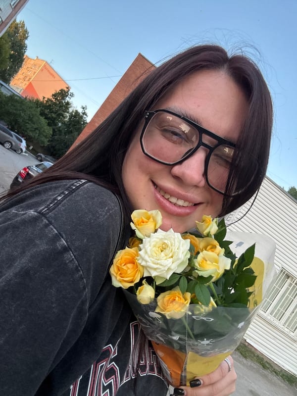 Afternoon stroll in Tolyatti with roses and good vibes