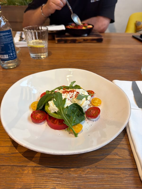 Moscow residents document ordinary moments across city center