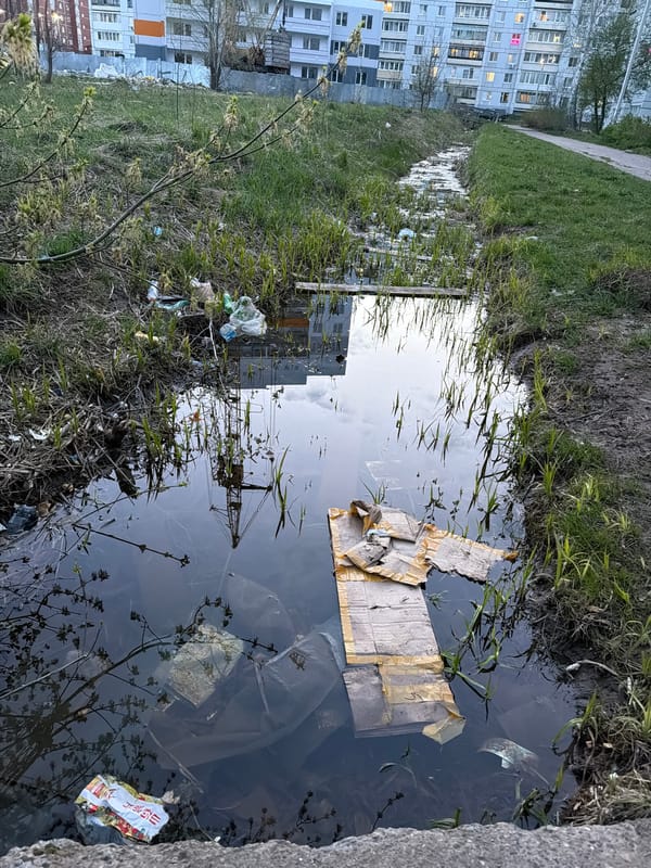 Ordinary afternoon moments documented across Chaikovsky, Russia