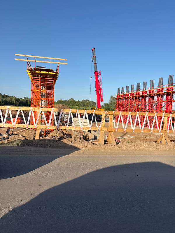 Construction work underway in Kabanikha with traffic flowing