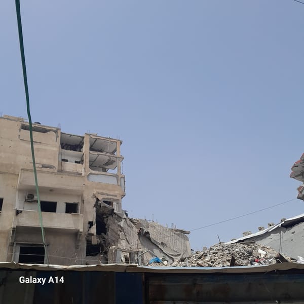Khan Yunis markets operate amid widespread building destruction