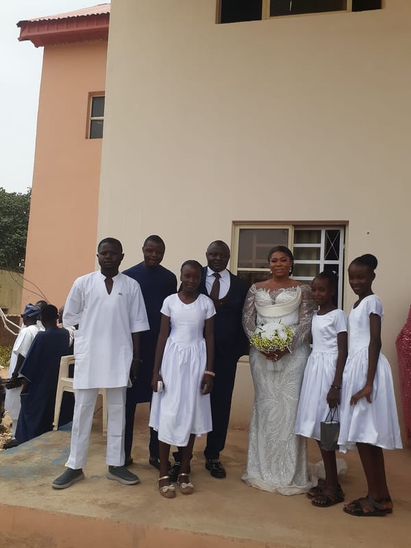 Wedding celebration captured in Barakin Lerawi Nigeria with dozens attending