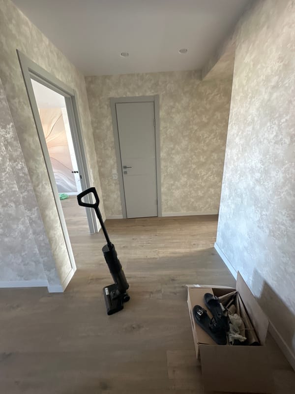 Freshly renovated Novoaltaysk apartment toured room by room