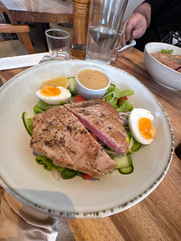 Seared tuna salad and phone time at a Ko Pha-ngan restaurant