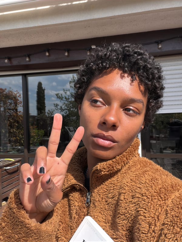 Outdoor portrait session captured in Champs-sur-Marne, France