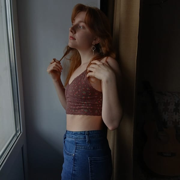 Young woman photographed twice in Yekaterinburg morning session