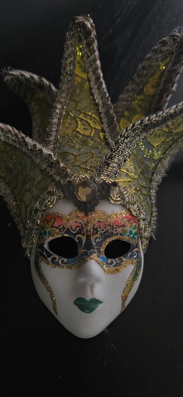 Morning observations capture art, animals in Varna, Bulgaria