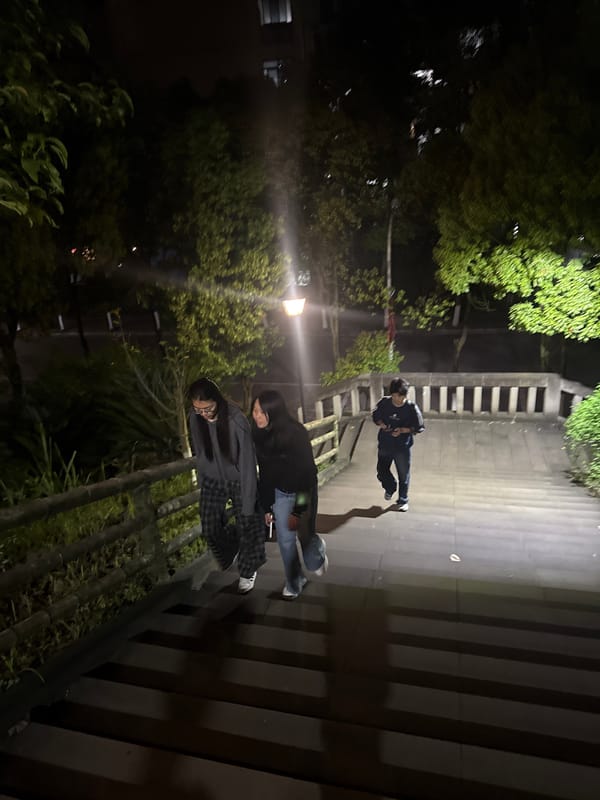 Casual urban moments captured in Jiangjin, China