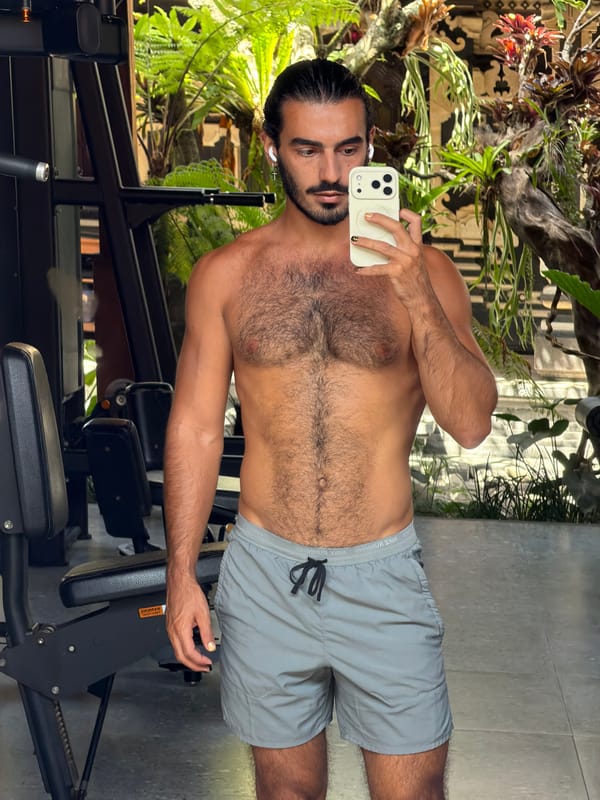 Gym selfie at an open-air workout spot in North Kuta