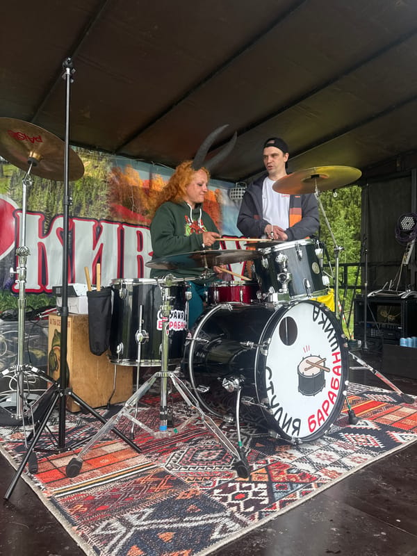 Outdoor drum performances draw crowds in Большая Кивара, Russia