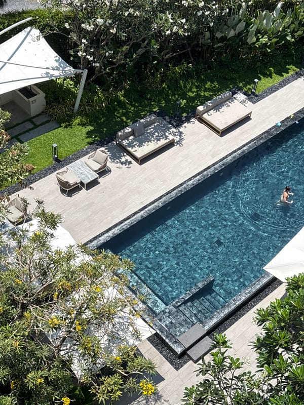 Early morning swimmer captured in Choeng Thale pool