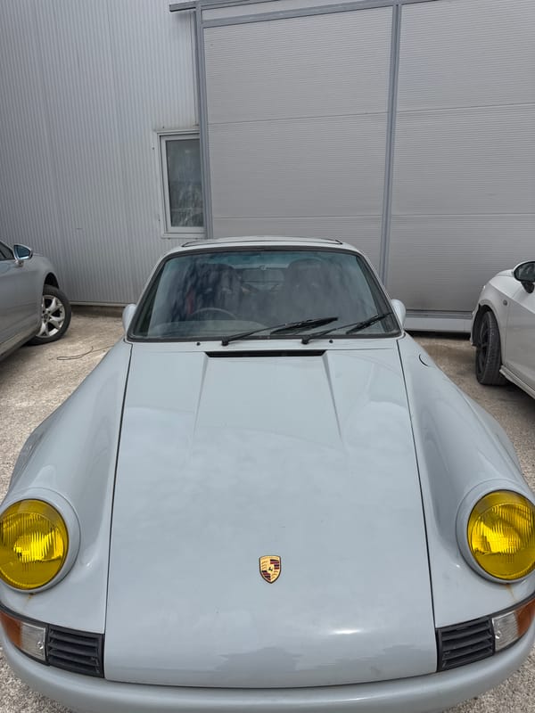 Porsche 911 restoration work documented in Montenegro village