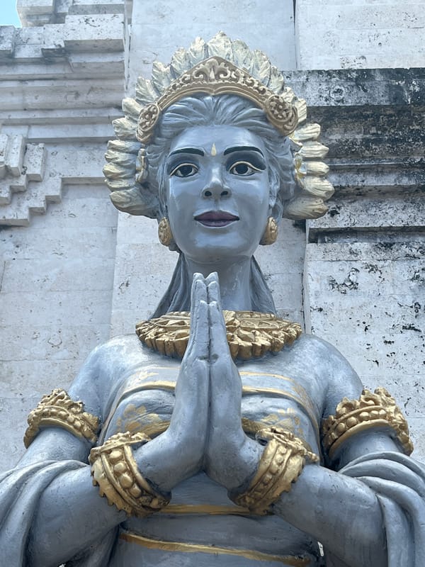 Traditional Balinese temple statues documented in Kuta Selatan