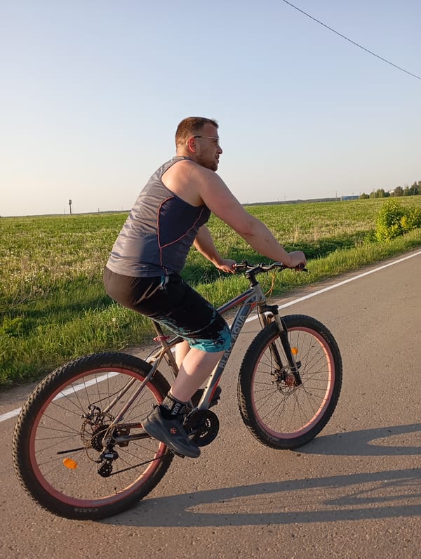 Rural afternoon scenes: cyclists, children, nature documented over 3 hours