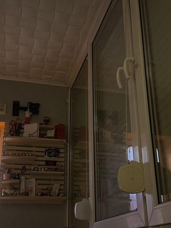Woman photographed in casual indoor portraits in Panagyurishte, Bulgaria