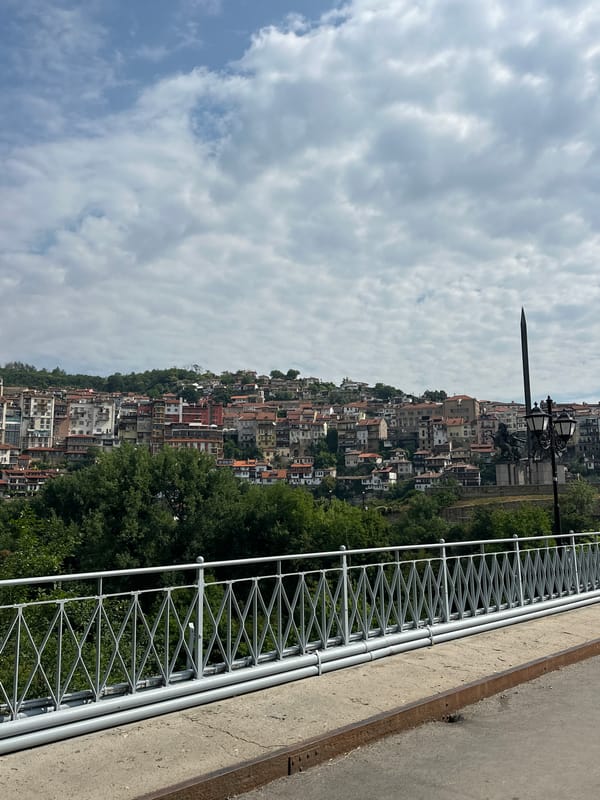 Vintage car show fills Veliko Tarnovo's cobblestone streets