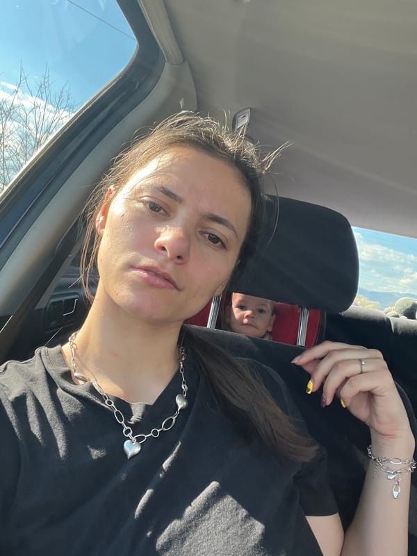 Woman takes car selfie with child in Kazanlak