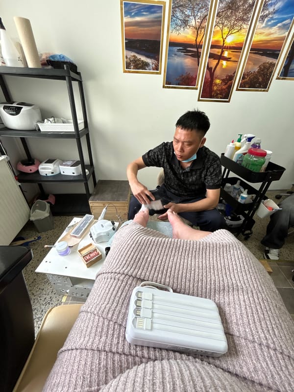 Morning operations documented at nail salon in Waldbröl, Germany