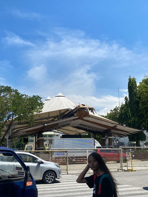 Midday street scene near Rizal Park, Davao City