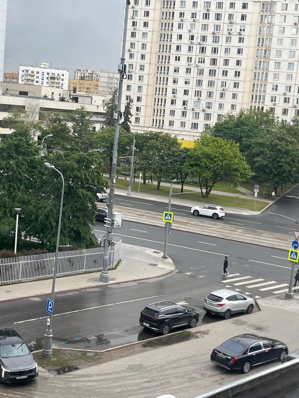 Moscow resident documents routine daily scenes across city