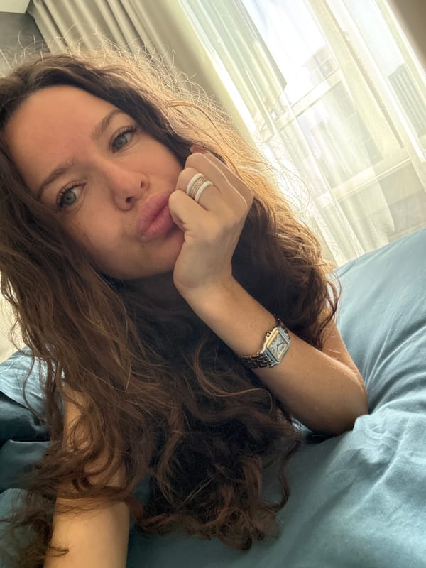 Lazy morning selfies from a Moscow bedroom