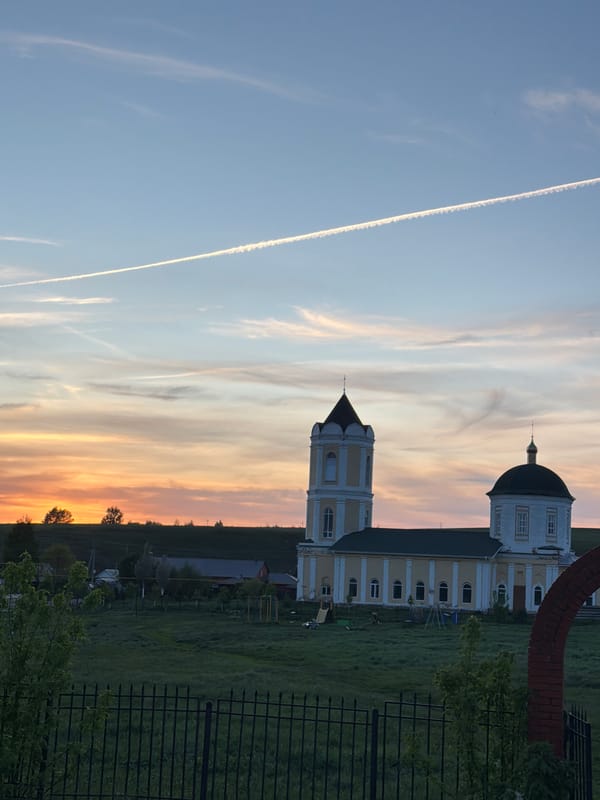 Evening scenes captured around Russian cathedral in Ільбухтино