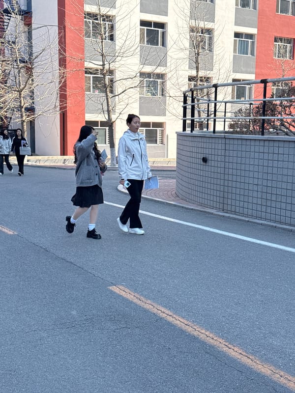 Early morning street scenes captured in Zhongtun, China