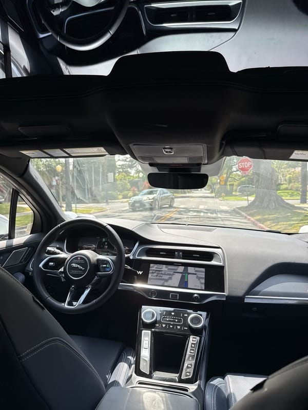 Empty Jaguar Waymo autonomous vehicle captured by witnesses in LA