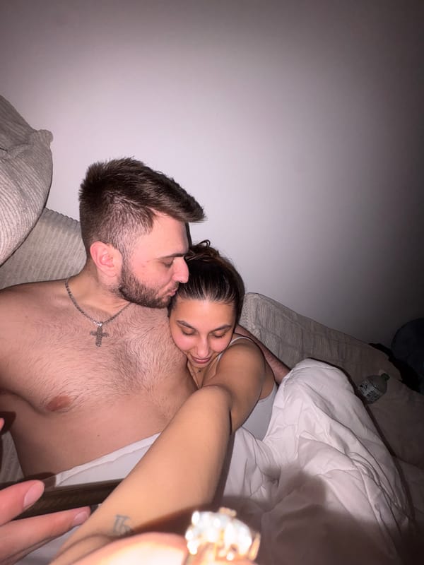 Quiet evening moments captured in Mönchengladbach homes