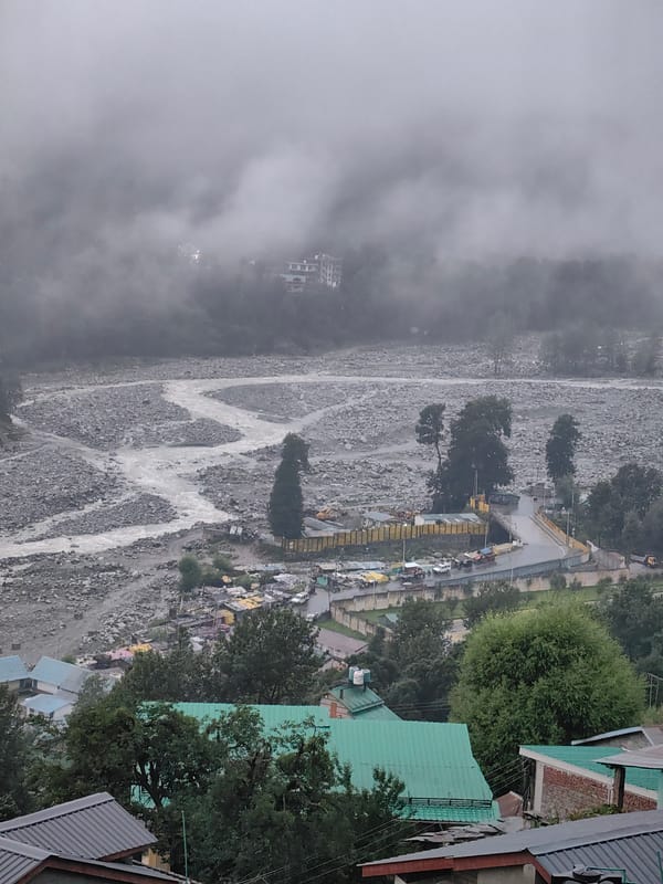 Misty morning at Vashisht's temple and thermal springs