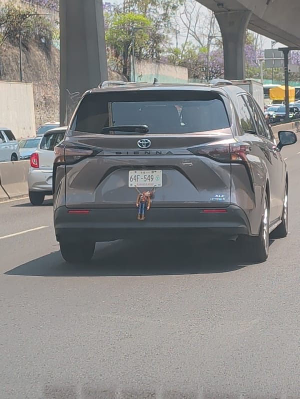 Toyota minivan spotted in Mexico City traffic