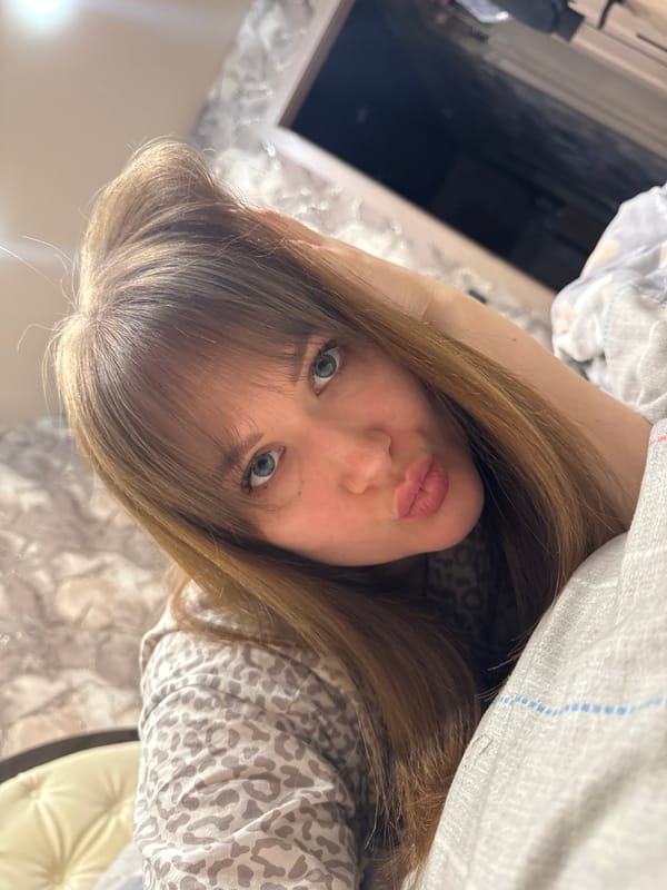 Indoor portraits and pet photos captured in Chaikovsky, Russia