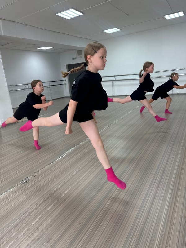 Synchronized dance practice in a Votkinsk studio
