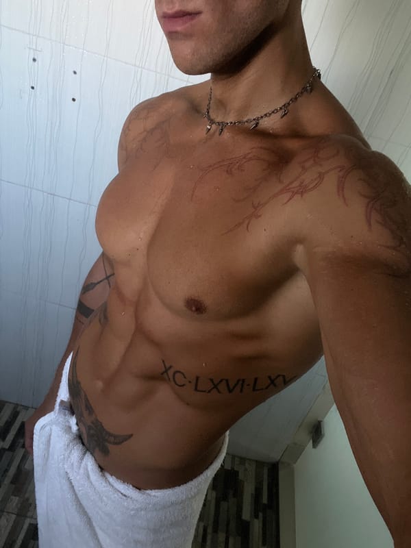 Post-shower mirror shots in a North Kuta bathroom