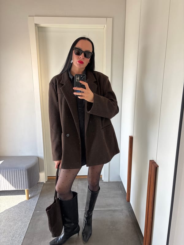 Woman takes mirror selfies in Chaikovsky, Russia