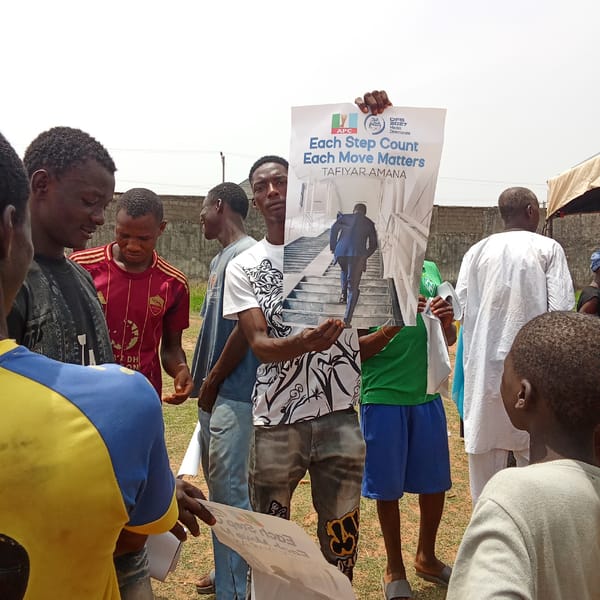 Community market gathering draws crowds in Akwanga, Nigeria