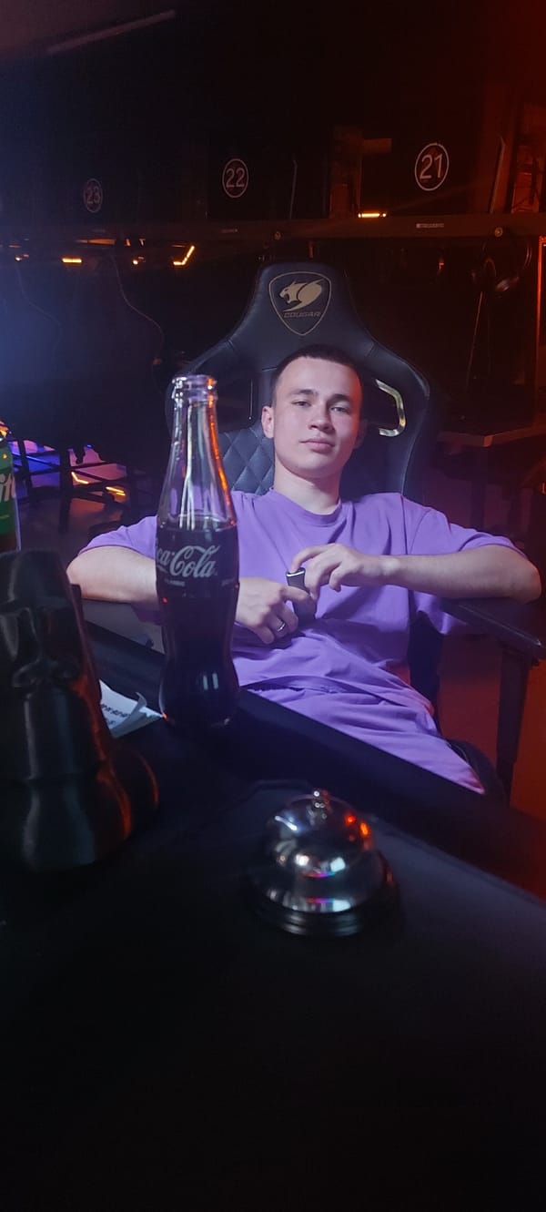 Person documents morning selfies and gaming setup in Tashkent