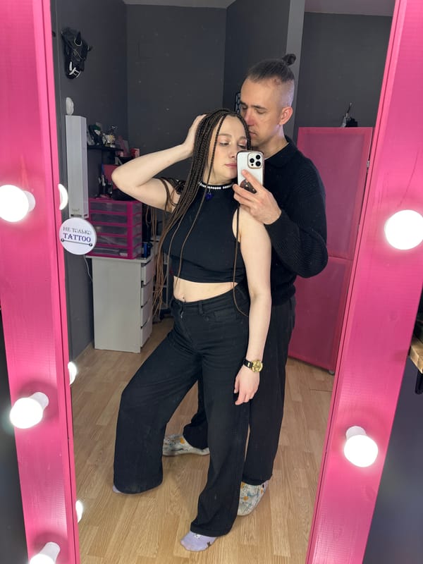 Couple documents morning outing across multiple Saratov locations