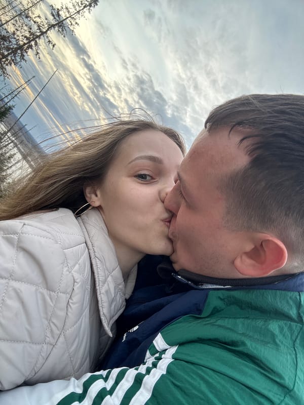 Couple shares outdoor kiss in Noviy, Russia