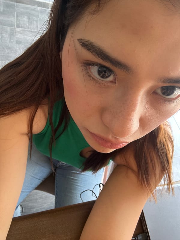 Indoor photography session documented in Puebla retail location