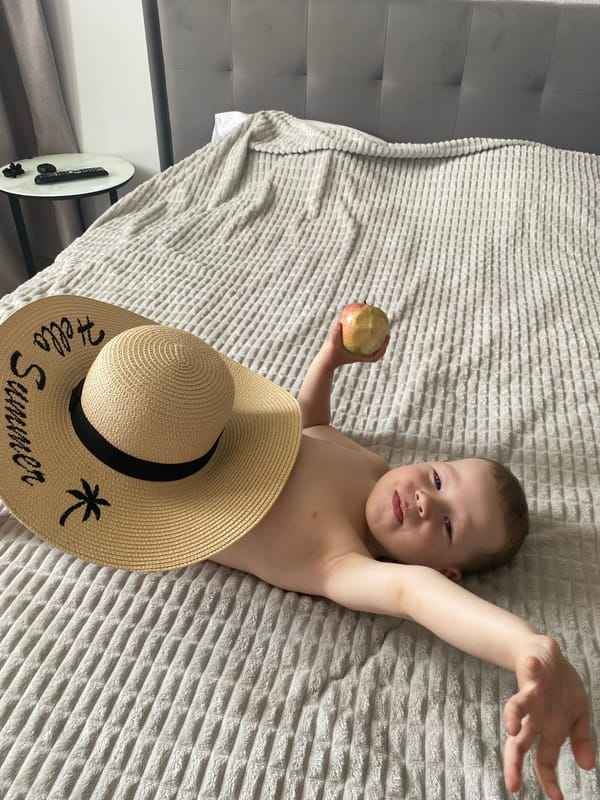 Morning family moments captured in Sochi home