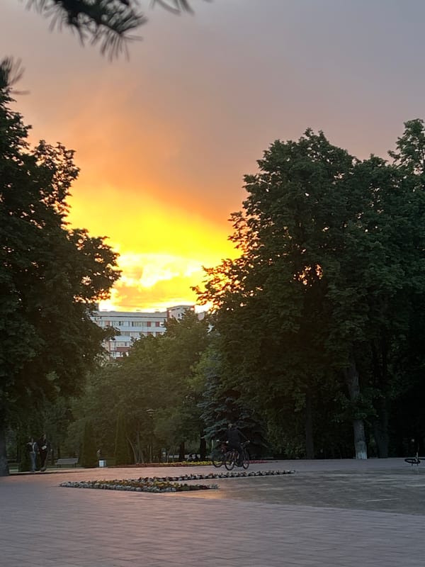 Witness documents sunset scenes across Tolyatti parks and streets
