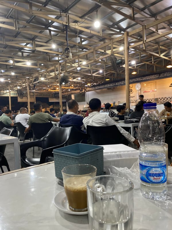 Day and night scenes documented at Lhokseumawe dining venues