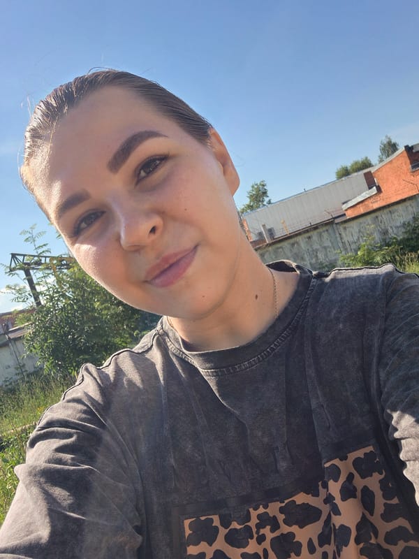 Rainy summer afternoon in Chaikovsky: cats, kids, and everyday life