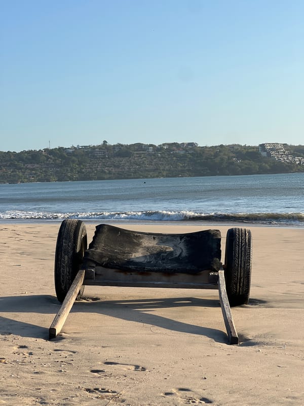 Morning hang on a Kuta Selatan beach with a DIY cart
