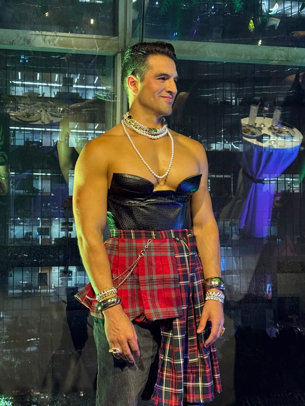 Evening entertainment event unfolds at Mexico City mall complex