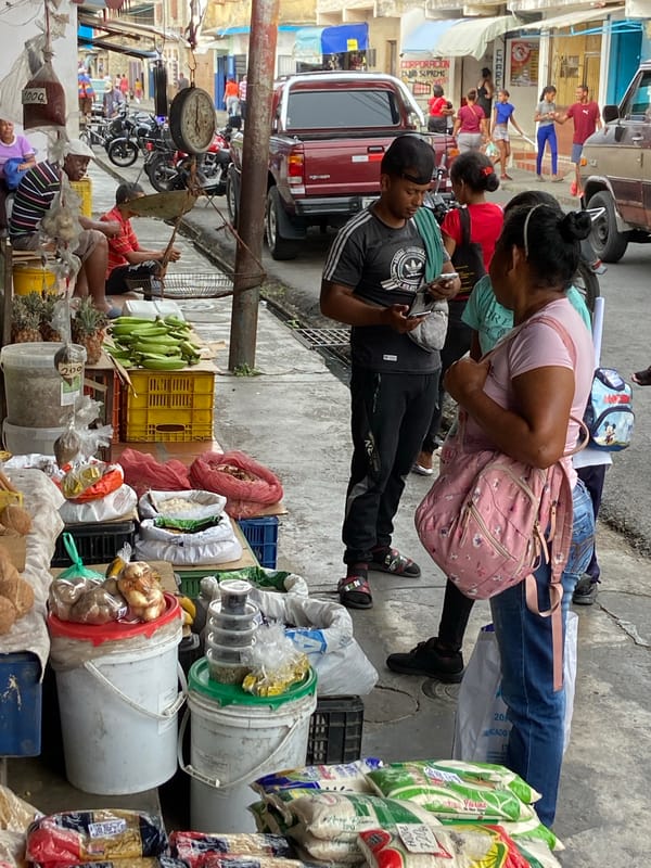 Street market activity documented in San José de Barlovento